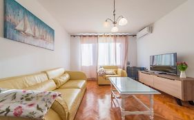 Miss Violet Apartment
